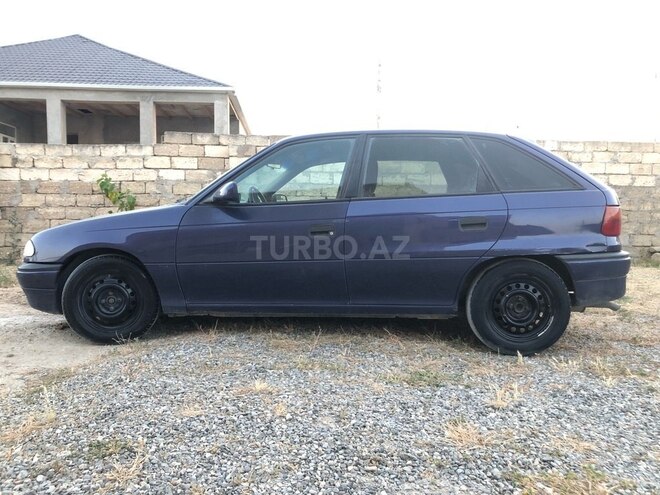 Opel Astra 1995, 420,000 km - 1.6 l - Bakı
