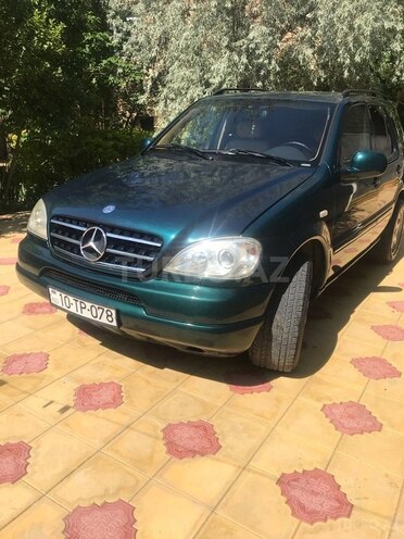 Mercedes ML 320 1999, 279,000 km - 3.2 л - Yevlax