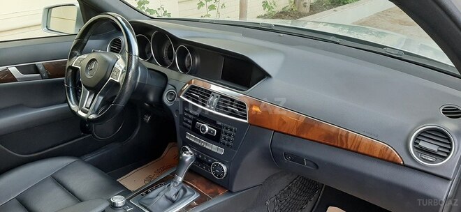 Mercedes C 250 2014, 145,000 km - 2.5 l - Bakı