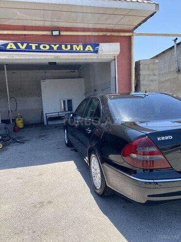 Mercedes E 220 2004, 235,000 km - 2.2 l - Bakı