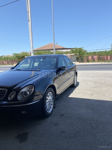Mercedes E 220 2004, 235,000 km - 2.2 l - Bakı