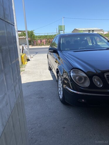 Mercedes E 220 2004, 235,000 km - 2.2 l - Bakı