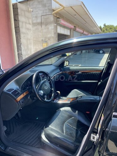 Mercedes E 220 2004, 235,000 km - 2.2 l - Bakı