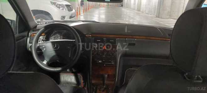 Mercedes E 220 1999, 424,050 km - 2.2 l - Bakı