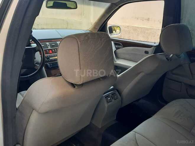 Mercedes E 240 1998, 228,000 km - 2.4 л - Quba