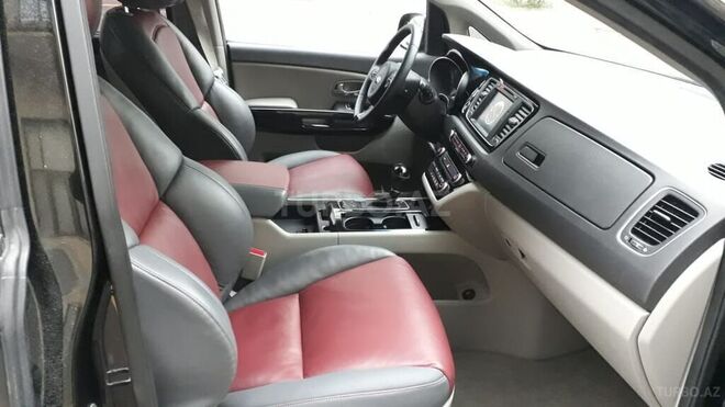 Kia Carnival 2015, 180,000 km - 2.2 l - Bakı