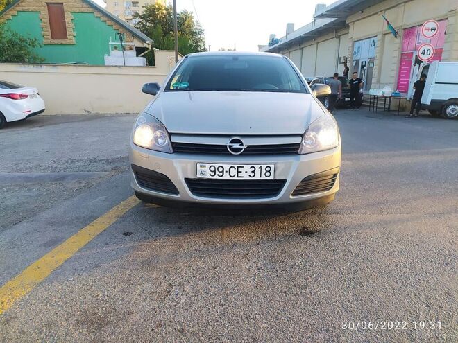 Opel Astra 2005, 166,000 km - 1.4 l - Bakı