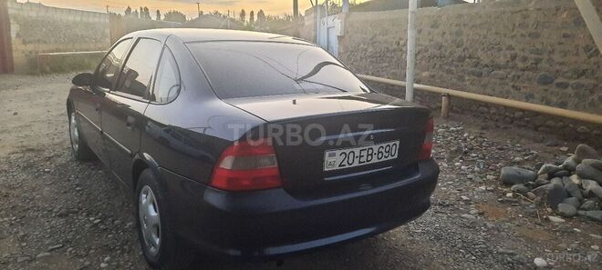 Opel Vectra 1997, 296,000 km - 2.0 l - Gəncə