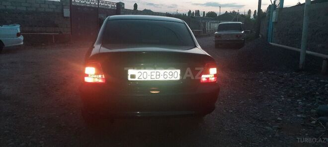 Opel Vectra 1997, 296,000 km - 2.0 l - Gəncə