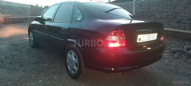 Opel Vectra 1997, 296,000 km - 2.0 l - Gəncə