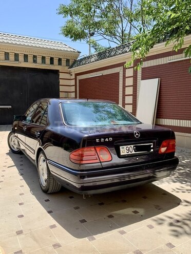 Mercedes E 240 1998, 300,000 km - 2.4 л - Bakı