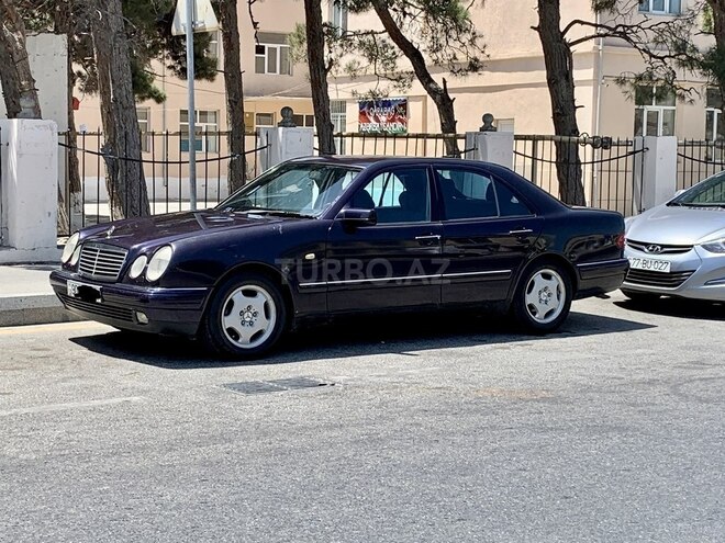 Mercedes E 240 1998, 300,000 km - 2.4 л - Bakı