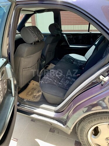 Mercedes E 240 1998, 300,000 km - 2.4 л - Bakı
