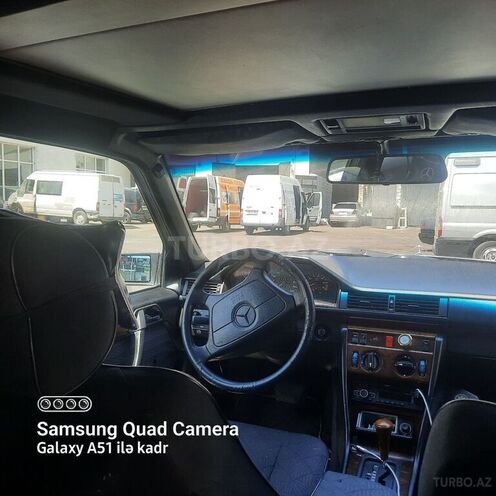 Mercedes E 220 1994, 340,000 km - 2.2 l - Bakı