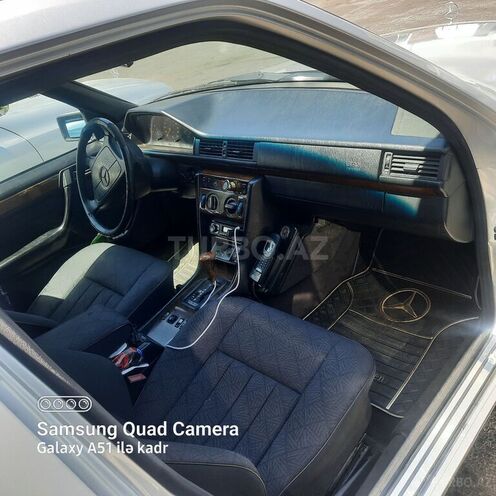 Mercedes E 220 1994, 340,000 km - 2.2 l - Bakı