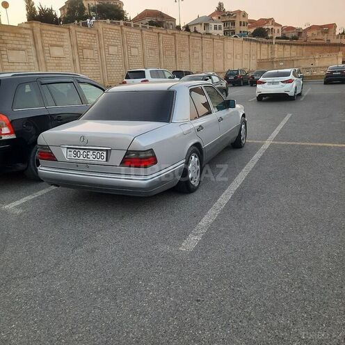 Mercedes E 220 1994, 340,000 km - 2.2 l - Bakı
