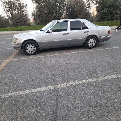 Mercedes E 220 1994, 340,000 km - 2.2 l - Bakı