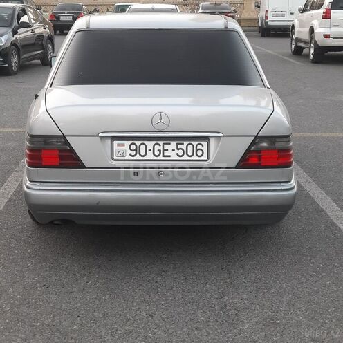 Mercedes E 220 1994, 340,000 km - 2.2 l - Bakı