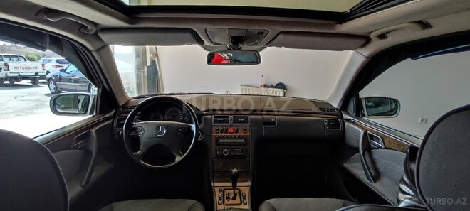 Mercedes E 280 2000, 218,000 km - 2.8 l - Bakı