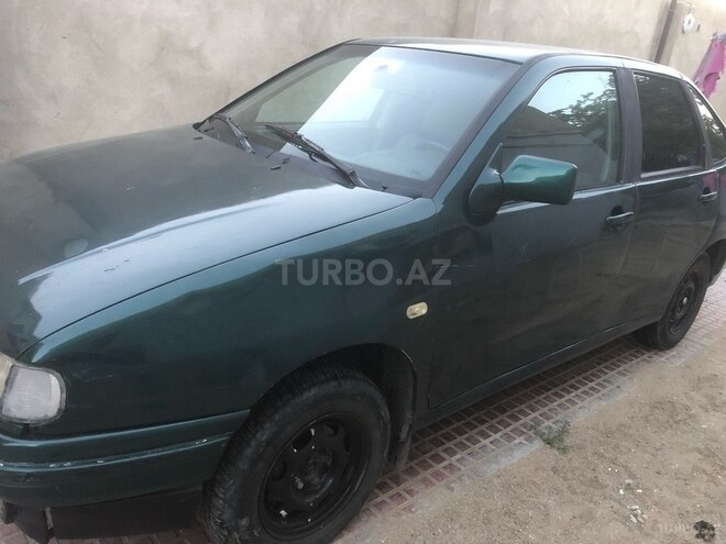Volkswagen Polo 1995, 225,887 km - 1.6 l - Sumqayıt