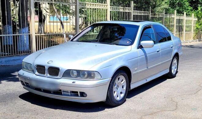 BMW 520 2002, 300,000 km - 2.0 l - Bakı