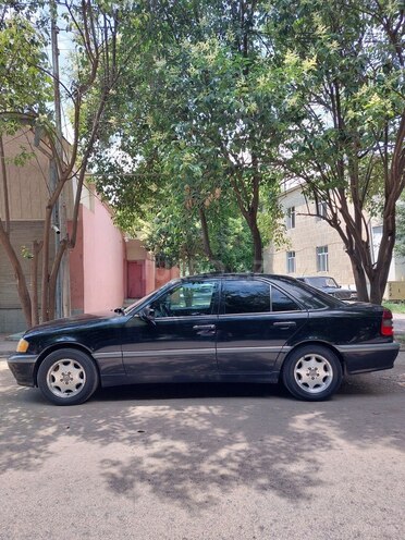 Mercedes C 230 1999, 299,000 km - 2.3 л - Qazax