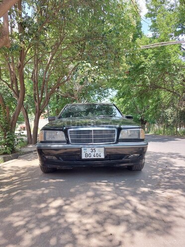 Mercedes C 230 1999, 299,000 km - 2.3 л - Qazax
