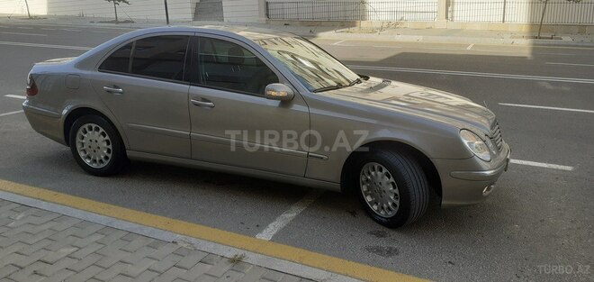 Mercedes E 220 2002, 384,568 km - 2.2 l - Bakı