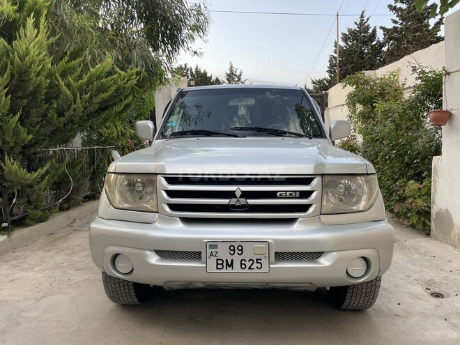 Mitsubishi Pajero io 2001, 284,709 km - 2.0 l - Bakı
