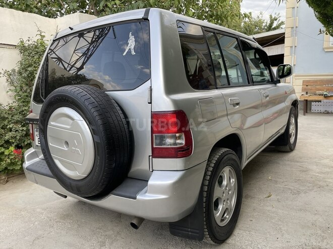 Mitsubishi Pajero io 2001, 284,709 km - 2.0 l - Bakı