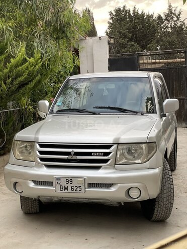 Mitsubishi Pajero io 2001, 284,709 km - 2.0 l - Bakı