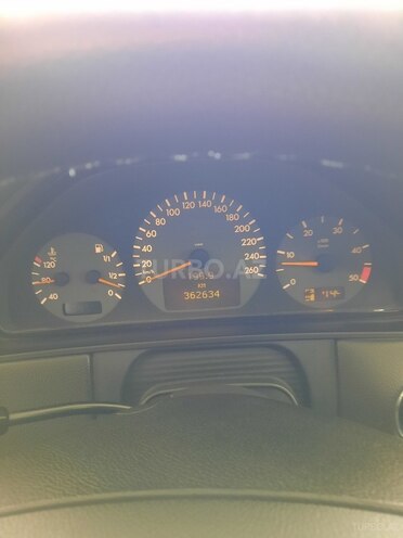 Mercedes E 220 2000, 362,800 km - 2.2 l - Bakı
