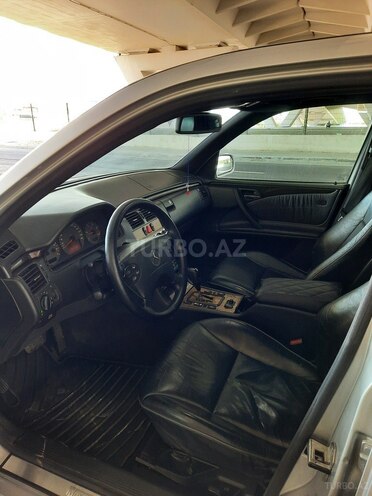Mercedes E 220 2000, 362,800 km - 2.2 l - Bakı