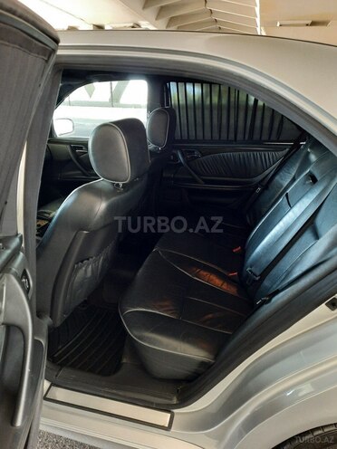 Mercedes E 220 2000, 362,800 km - 2.2 l - Bakı