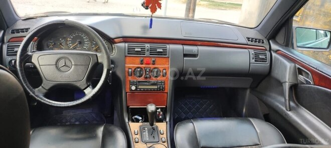 Mercedes E 230 1995, 397,949 km - 2.3 л - Şirvan