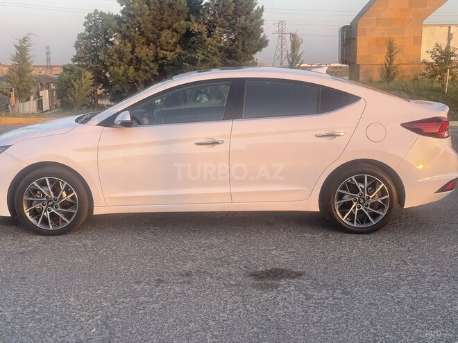 Hyundai Elantra 2019, 92,000 km - 2.0 l - Bakı