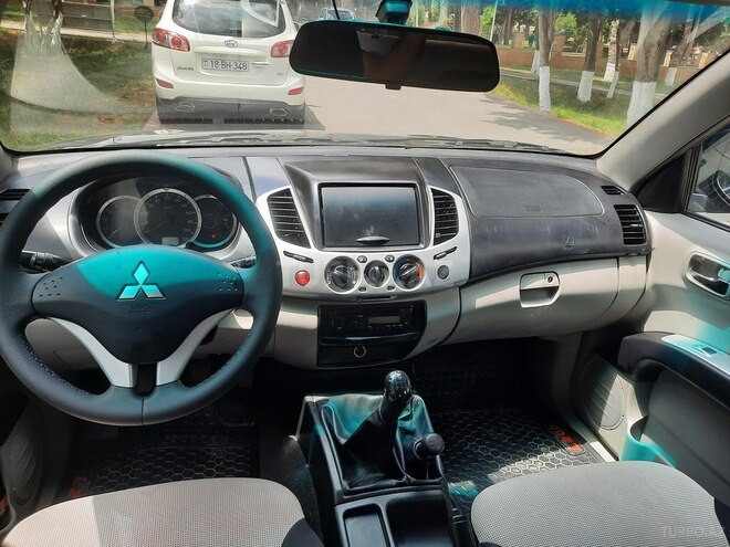 Mitsubishi L200 2014, 184,000 km - 2.5 l - Bakı