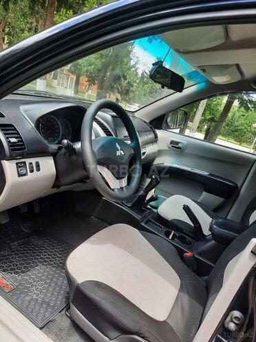 Mitsubishi L200 2014, 184,000 km - 2.5 l - Bakı