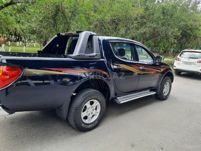 Mitsubishi L200 2014, 184,000 km - 2.5 l - Bakı