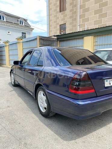 Mercedes C 220 2000, 670,000 km - 2.2 l - Bakı