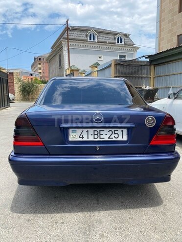 Mercedes C 220 2000, 670,000 km - 2.2 l - Bakı