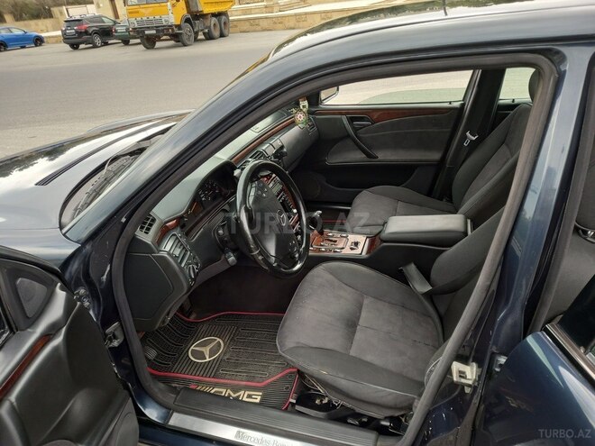 Mercedes E 270 2001, 385,000 km - 2.7 l - Bakı