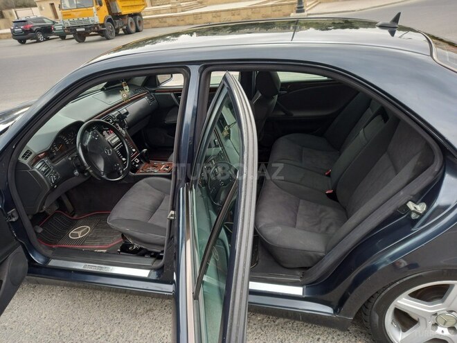 Mercedes E 270 2001, 385,000 km - 2.7 l - Bakı