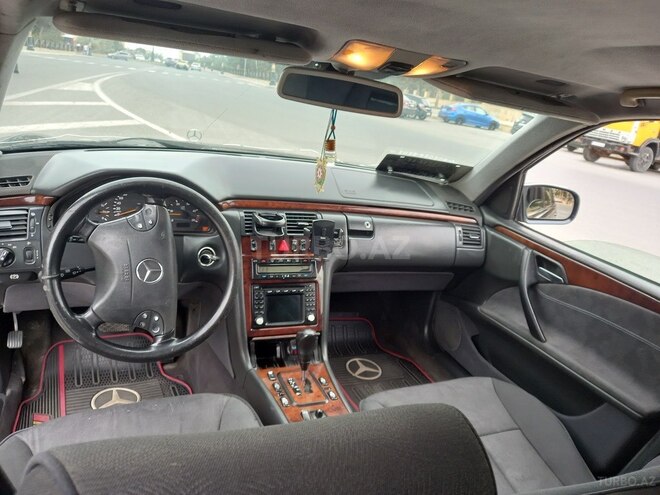 Mercedes E 270 2001, 385,000 km - 2.7 l - Bakı