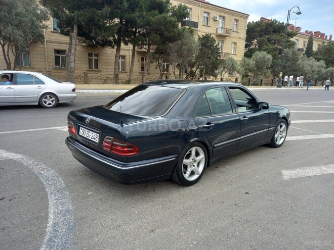 Mercedes E 270 2001, 385,000 km - 2.7 l - Bakı