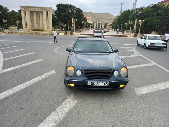 Mercedes E 270 2001, 385,000 km - 2.7 l - Bakı
