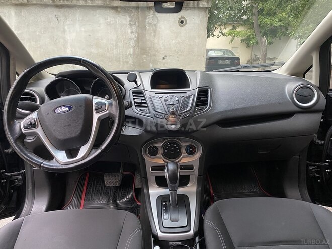 Ford Fiesta 2015, 159,325 km - 1.6 л - Bakı