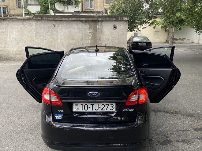 Ford Fiesta 2015, 159,325 km - 1.6 л - Bakı
