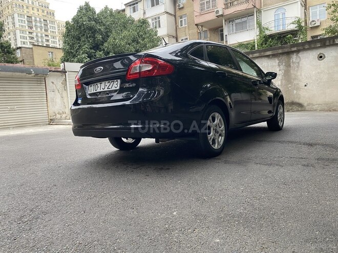 Ford Fiesta 2015, 159,325 km - 1.6 л - Bakı