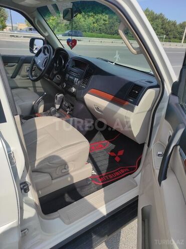 Mitsubishi Pajero 2008, 198,500 km - 3.0 l - Bakı